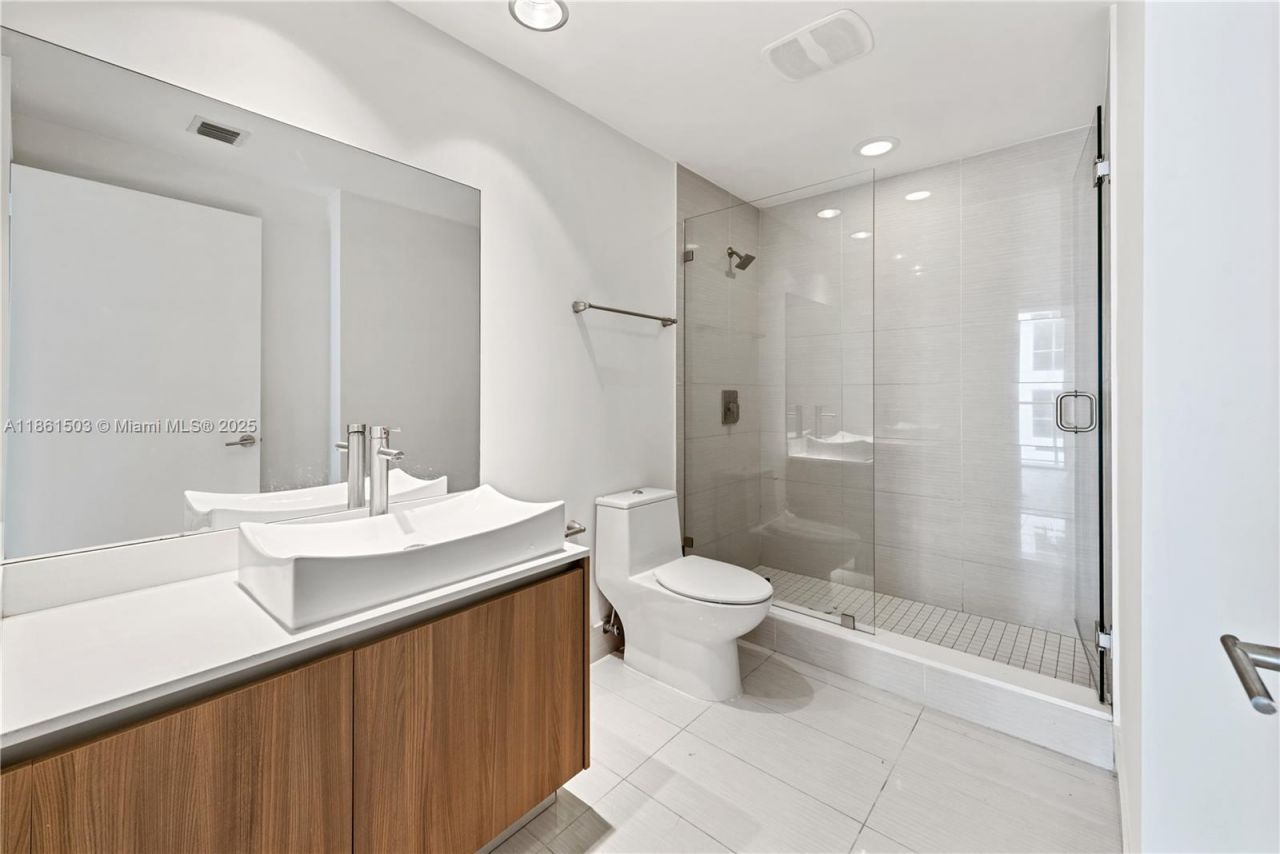 201 SW 17th Rd, Unit 502, Miami, FL 33129 Photo