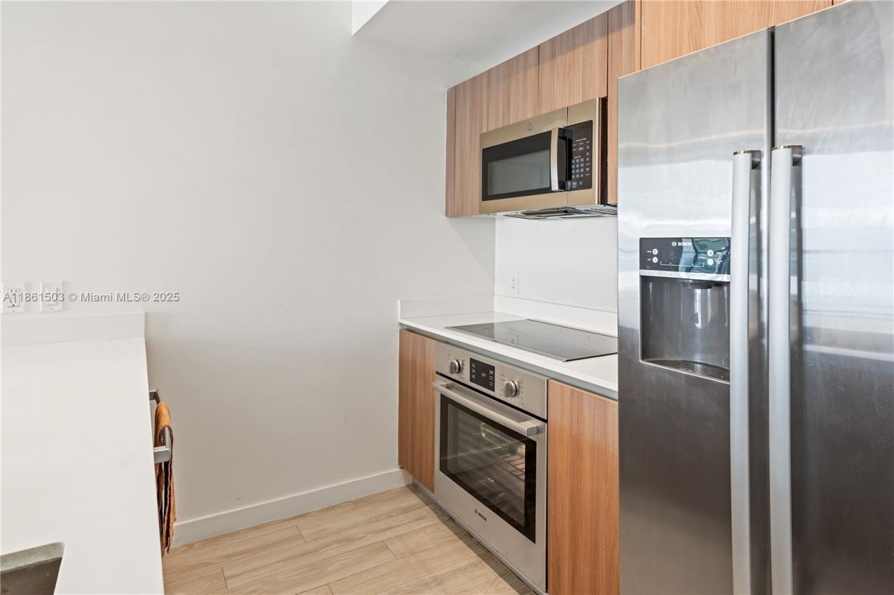 201 SW 17th Rd, Unit 502, Miami, FL 33129 Photo