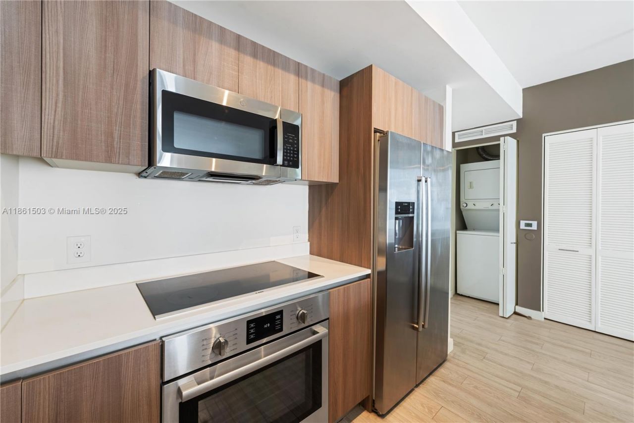 201 SW 17th Rd, Unit 502, Miami, FL 33129 Photo