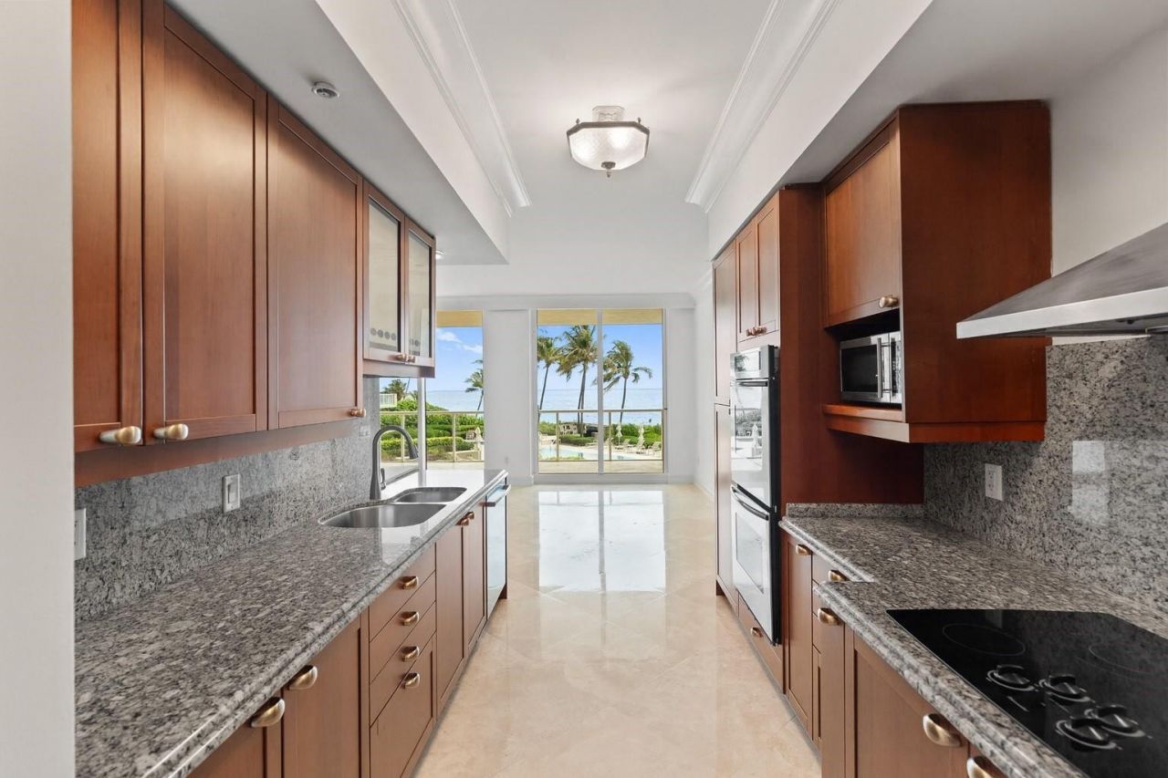 1063 Hillsboro Mile, Unit 203, Hillsboro Beach, FL 33062 Photo