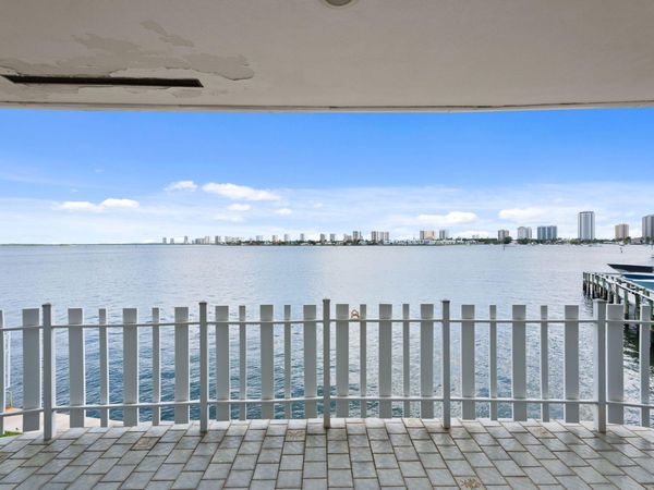 371 Wilma Circle, Unit 5, Riviera Beach, FL 33404