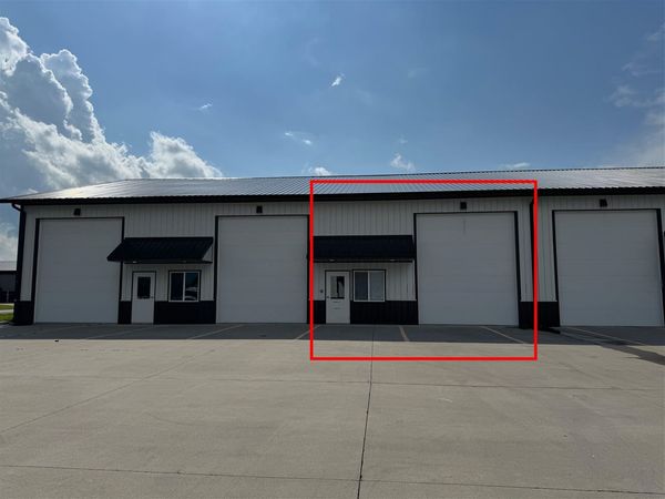 200 Greenfield Dr, Unit B, Tiffin, IA 52340