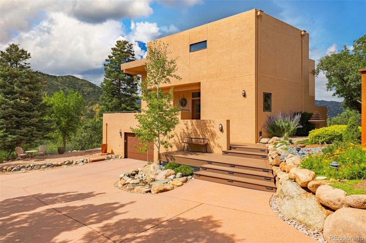 531 Crystal Hills Boulevard, Manitou Springs, CO 80829 Main Photo
