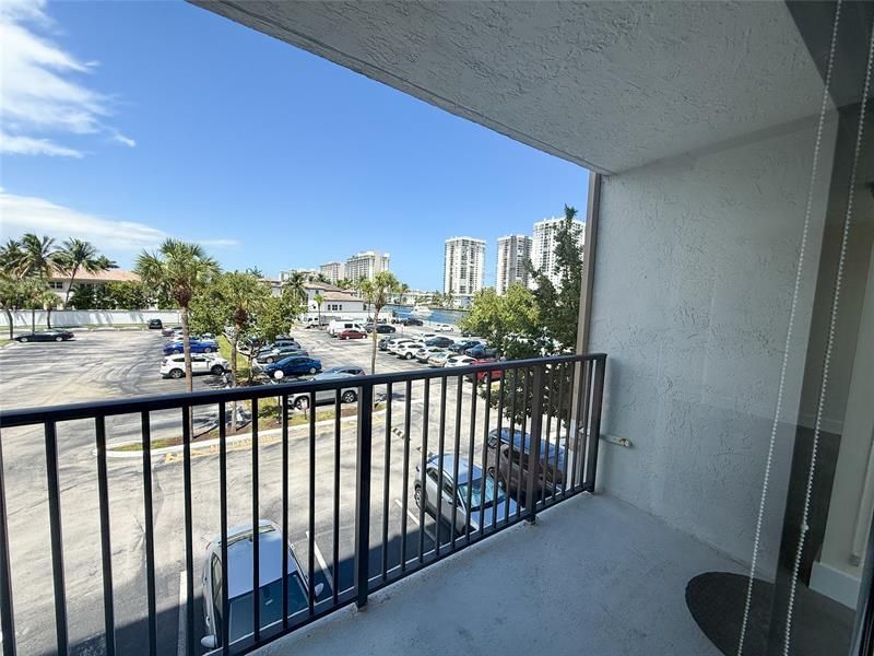 1000 Parkview Dr, Unit 319, Hallandale Beach, FL 33009 Photo