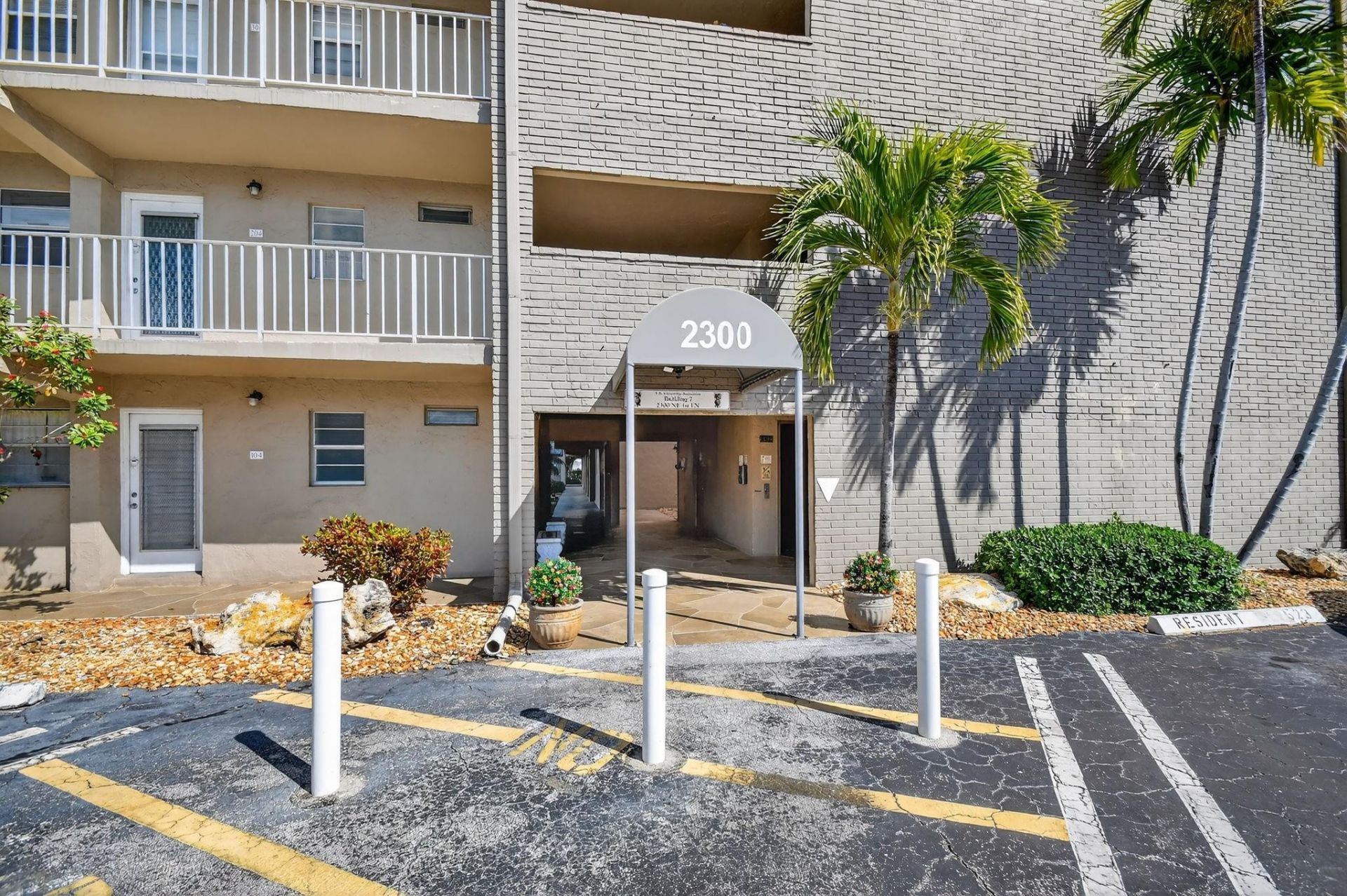 2300 NE 1st Ln, Unit 201, Boynton Beach, FL 33435 Photo