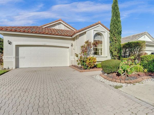 1485 W Lacosta Dr W, Pembroke Pines, FL 33027