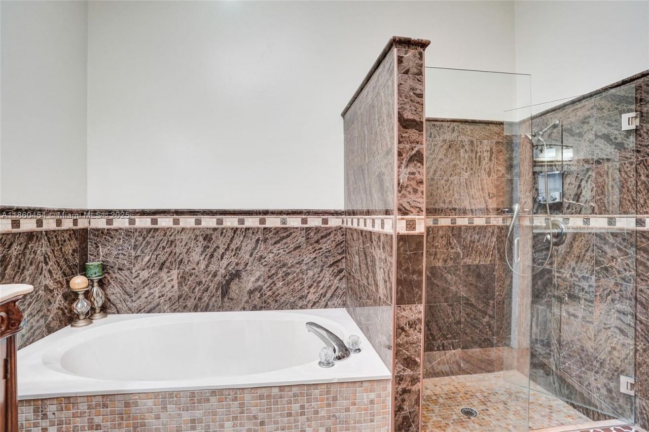 1485 W Lacosta Dr W, Pembroke Pines, FL 33027 Photo