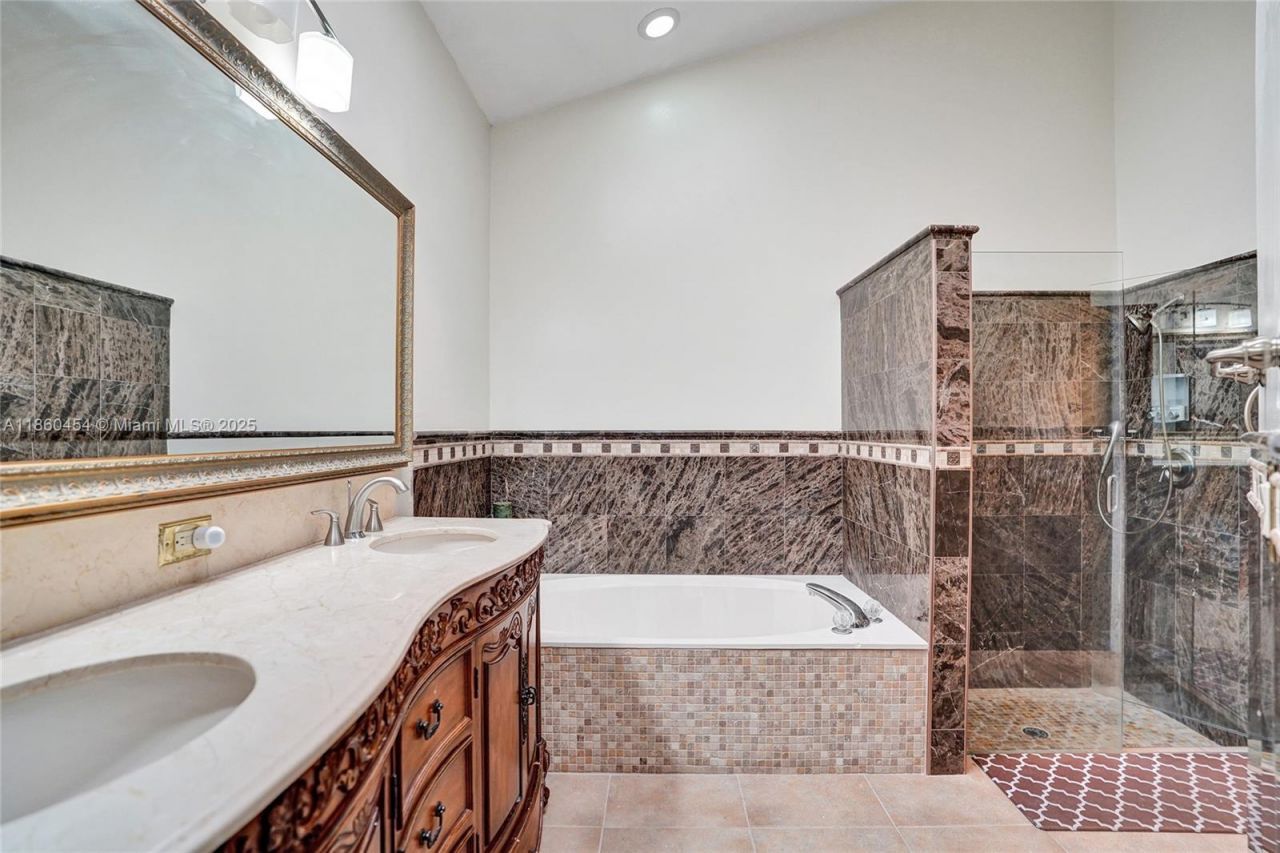 1485 W Lacosta Dr W, Pembroke Pines, FL 33027 Photo