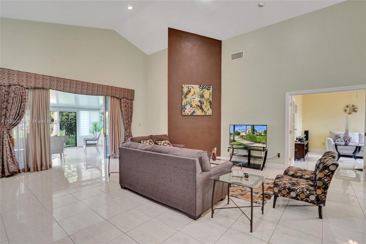 1485 W Lacosta Dr W, Pembroke Pines, FL 33027 Photo