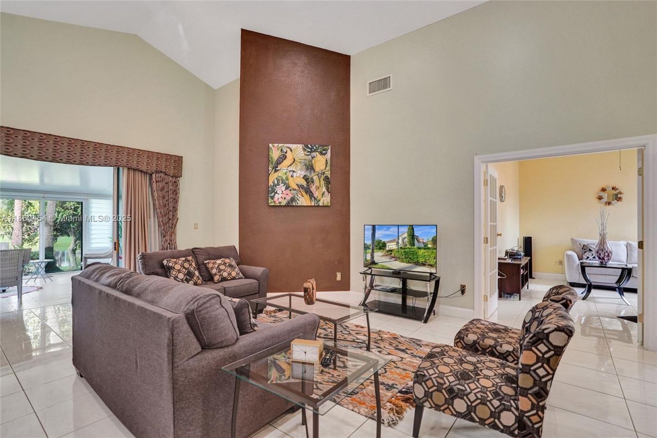 1485 W Lacosta Dr W, Pembroke Pines, FL 33027 Photo