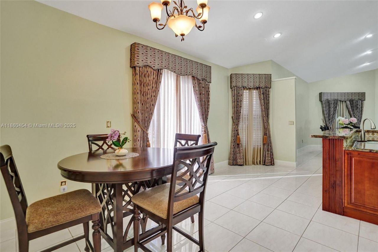 1485 W Lacosta Dr W, Pembroke Pines, FL 33027 Photo