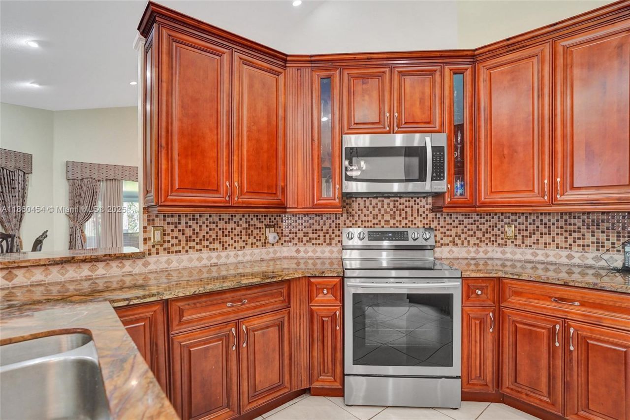 1485 W Lacosta Dr W, Pembroke Pines, FL 33027 Photo