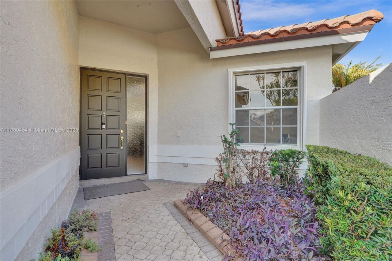 1485 W Lacosta Dr W, Pembroke Pines, FL 33027 Photo