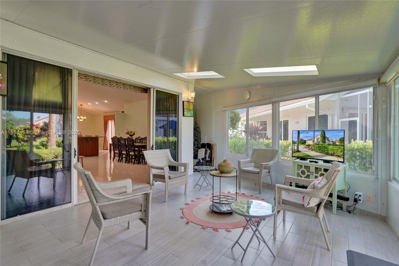 1485 W Lacosta Dr W, Pembroke Pines, FL 33027 Photo