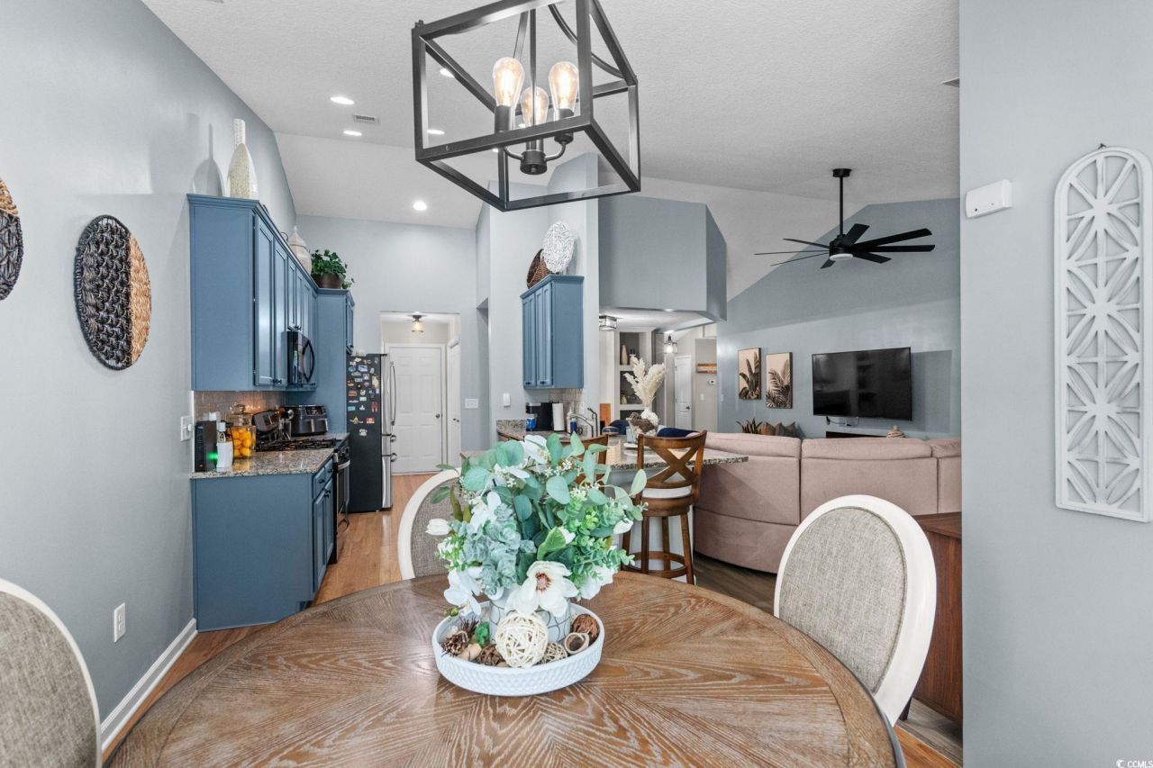 721 Old Castle Loop Photo 16