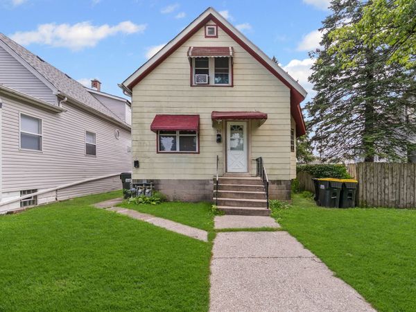 90 W 28th Place, South Chicago Heights, IL 60411
