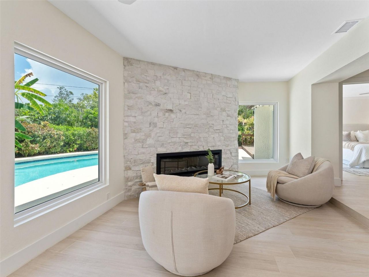 7220 Sunshine Drive S, Saint Petersburg, FL 33705 Photo