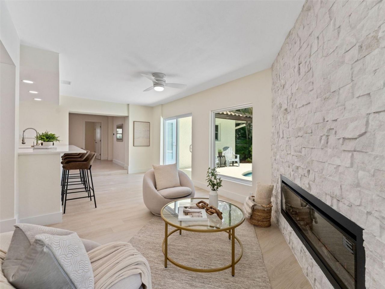 7220 Sunshine Drive S, Saint Petersburg, FL 33705 Photo