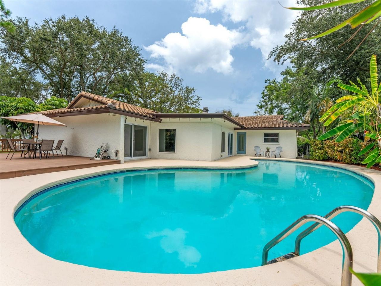 7220 Sunshine Drive S, Saint Petersburg, FL 33705 Photo