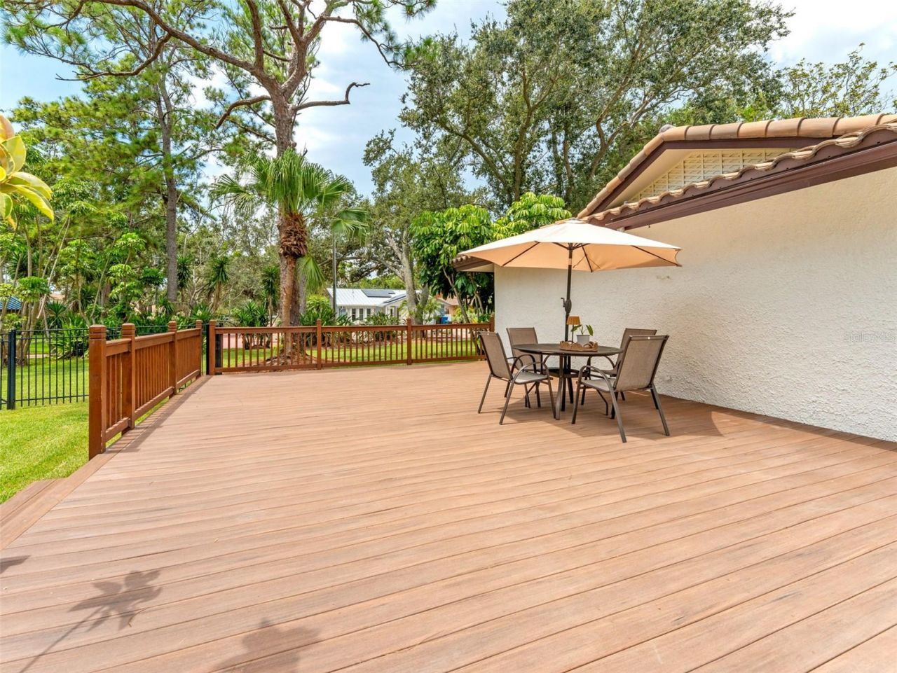 7220 Sunshine Drive S, Saint Petersburg, FL 33705 Photo