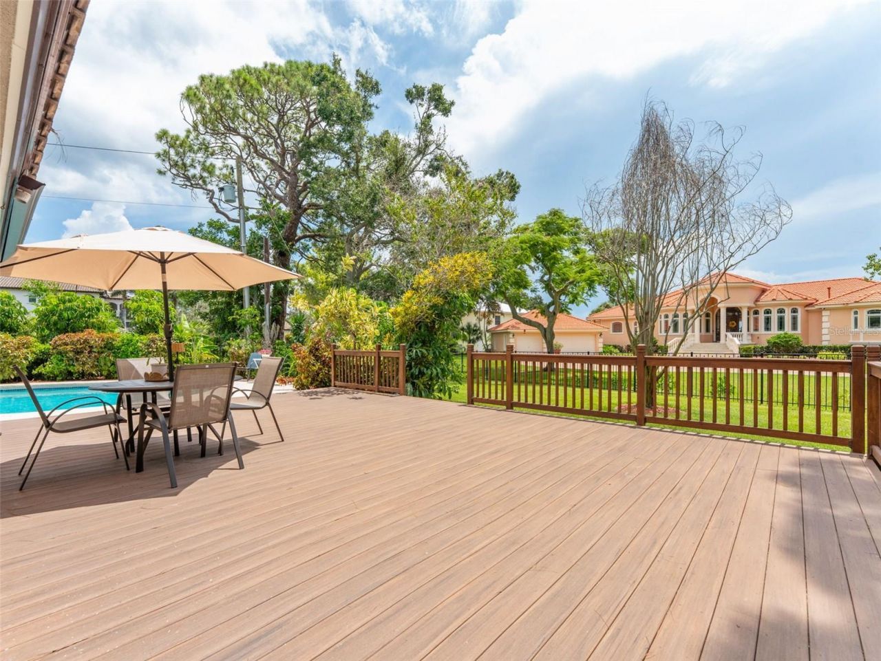 7220 Sunshine Drive S, Saint Petersburg, FL 33705 Photo