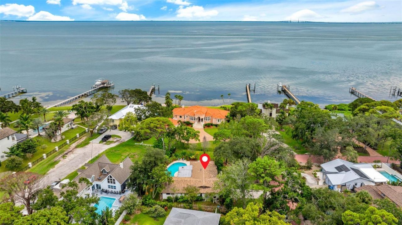 7220 Sunshine Drive S, Saint Petersburg, FL 33705 Photo