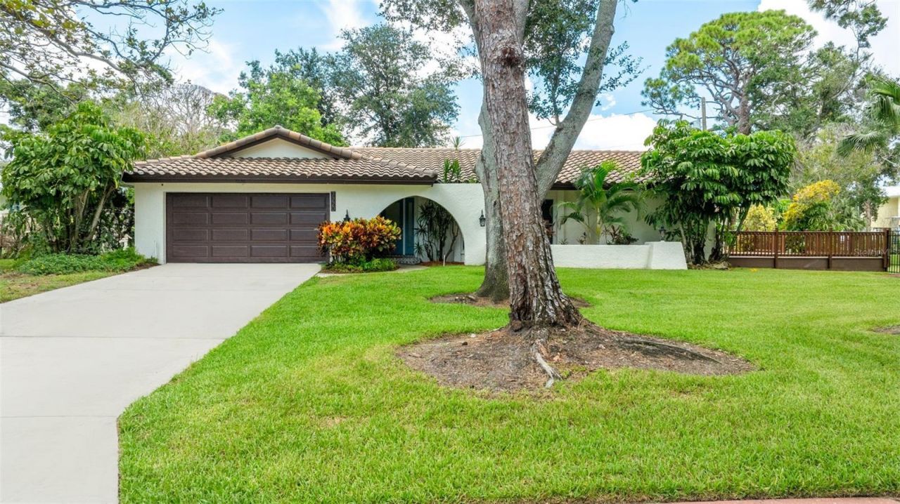 7220 Sunshine Drive S, Saint Petersburg, FL 33705 Photo