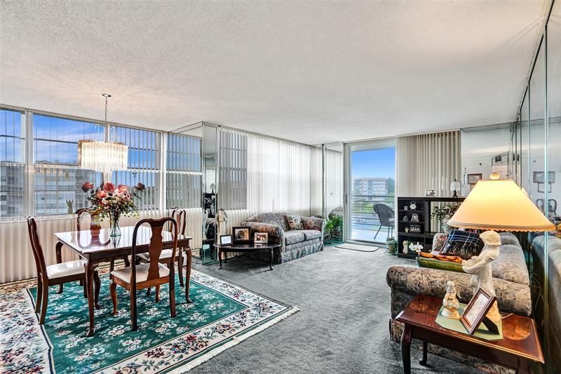 1100 Saint Charles Pl, Unit 612, Pembroke Pines, FL 33026 Photo