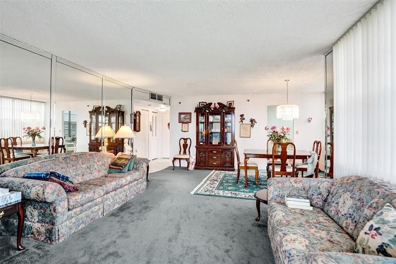 1100 Saint Charles Pl, Unit 612, Pembroke Pines, FL 33026 Photo