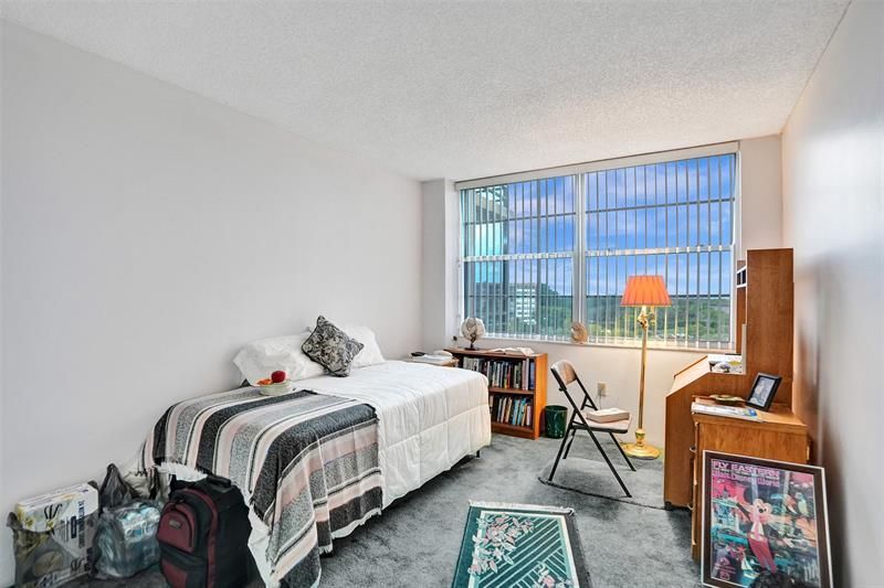 1100 Saint Charles Pl, Unit 612, Pembroke Pines, FL 33026 Photo