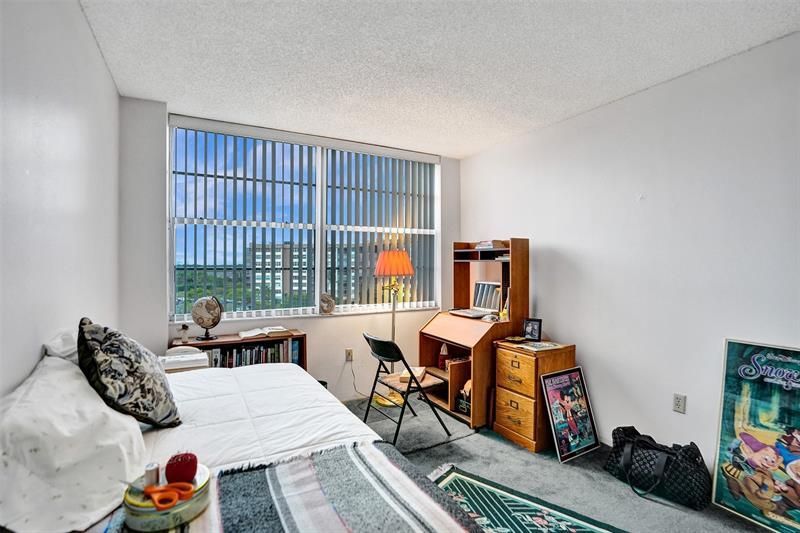 1100 Saint Charles Pl, Unit 612, Pembroke Pines, FL 33026 Photo