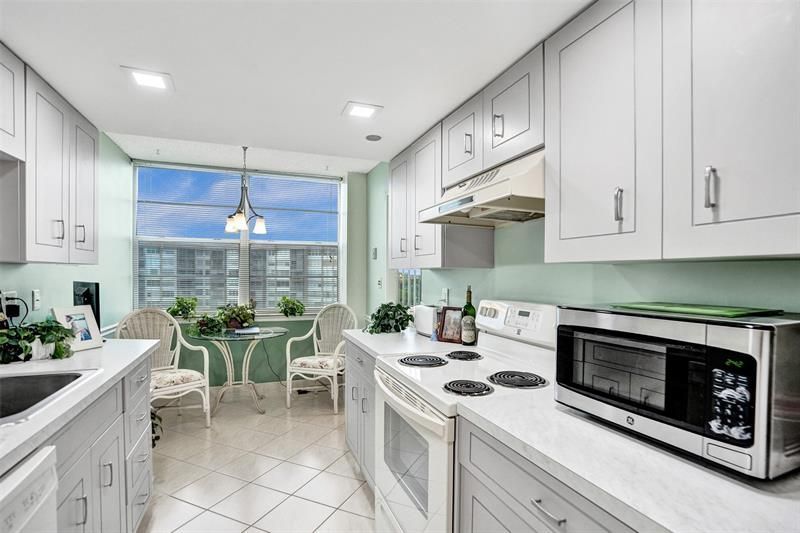 1100 Saint Charles Pl, Unit 612, Pembroke Pines, FL 33026 Photo