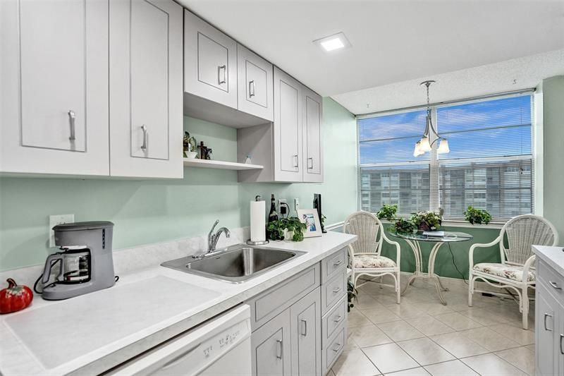 1100 Saint Charles Pl, Unit 612, Pembroke Pines, FL 33026 Photo