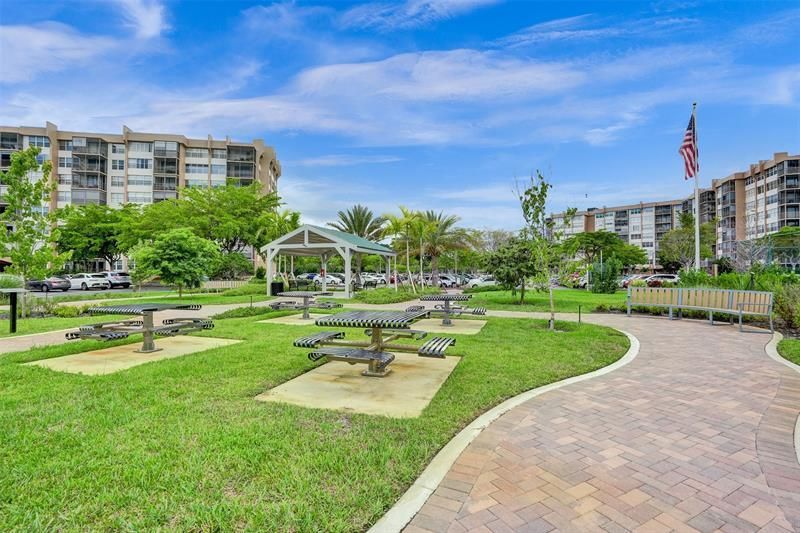 1100 Saint Charles Pl, Unit 612, Pembroke Pines, FL 33026 Photo