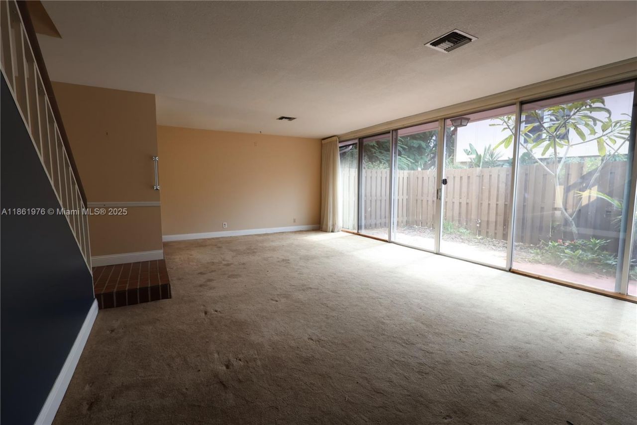 865 NW 80th Ter, Unit 6, Plantation, FL 33324 Photo