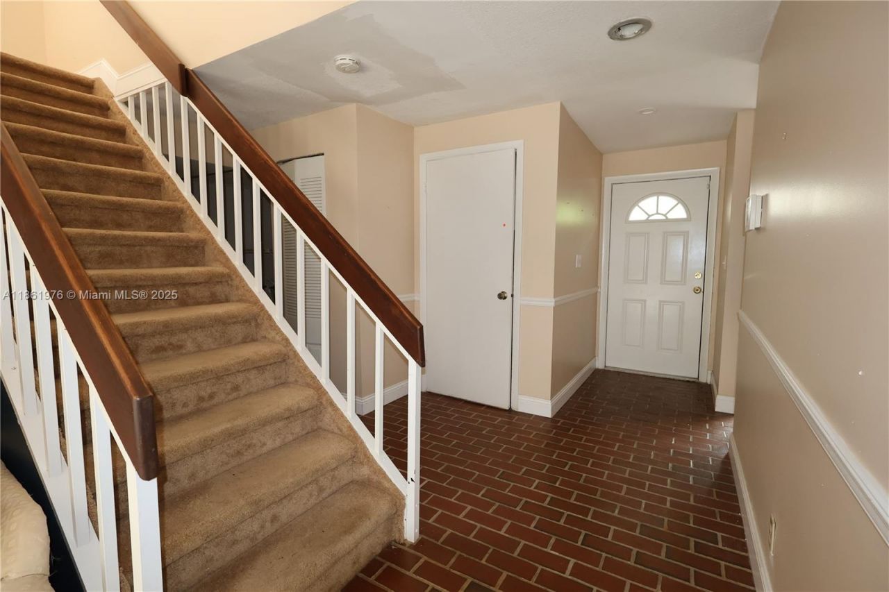 865 NW 80th Ter, Unit 6, Plantation, FL 33324 Photo