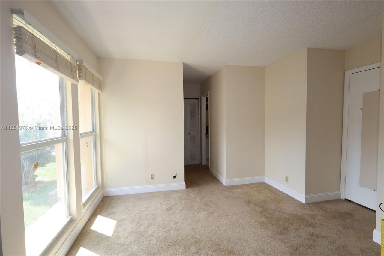 865 NW 80th Ter, Unit 6, Plantation, FL 33324 Photo