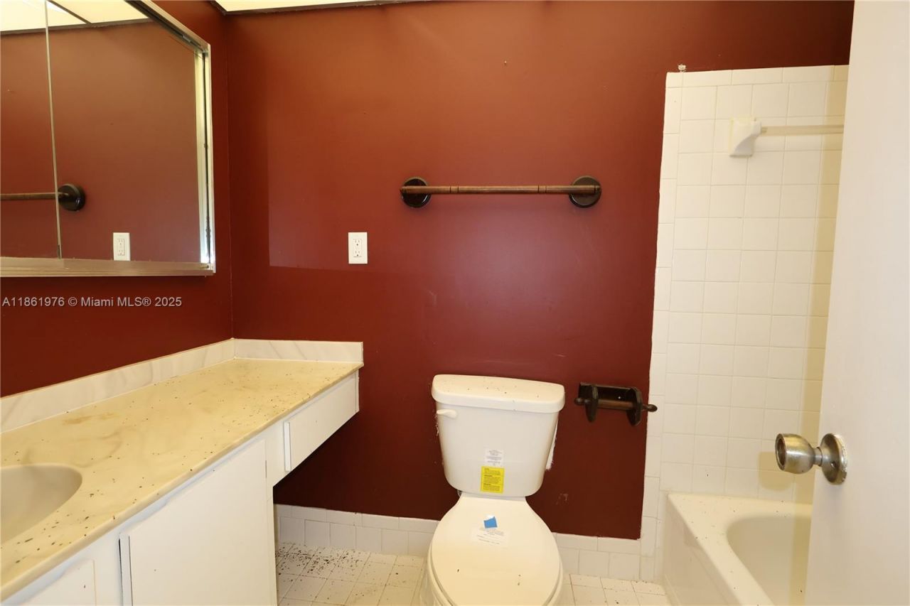 865 NW 80th Ter, Unit 6, Plantation, FL 33324 Photo