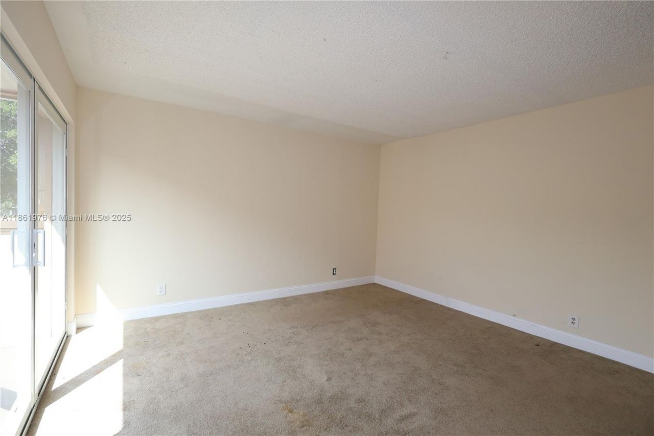 865 NW 80th Ter, Unit 6, Plantation, FL 33324 Photo