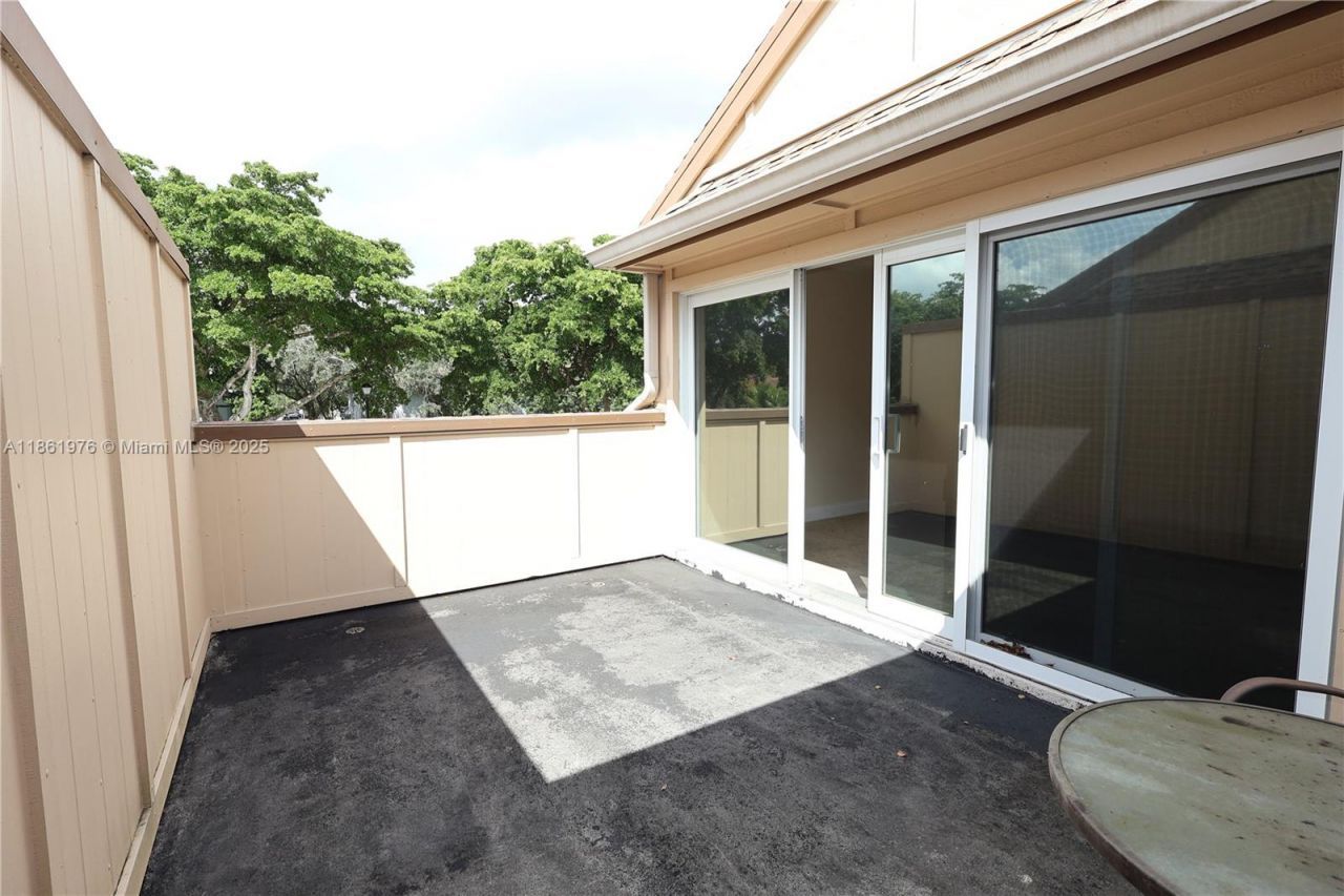 865 NW 80th Ter, Unit 6, Plantation, FL 33324 Photo