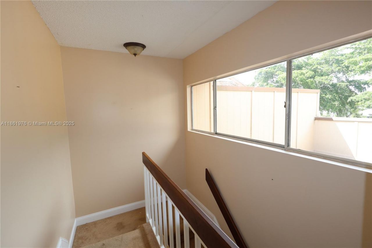 865 NW 80th Ter, Unit 6, Plantation, FL 33324 Photo