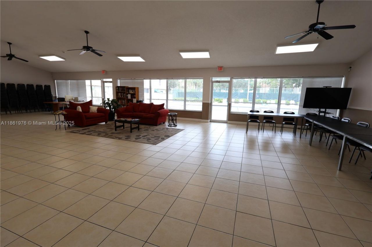 865 NW 80th Ter, Unit 6, Plantation, FL 33324 Photo