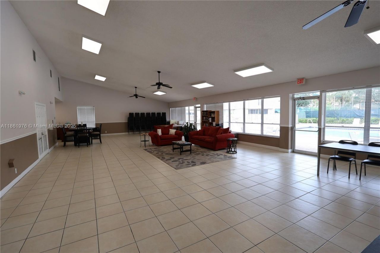 865 NW 80th Ter, Unit 6, Plantation, FL 33324 Photo