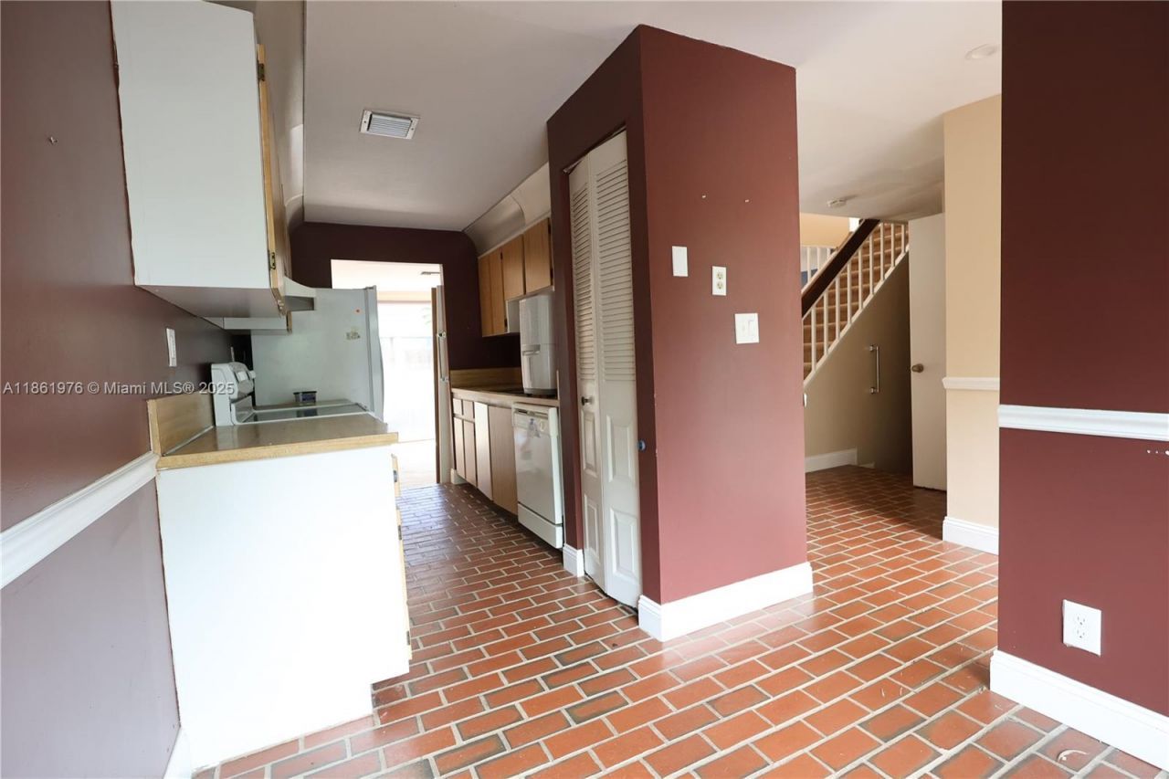 865 NW 80th Ter, Unit 6, Plantation, FL 33324 Photo