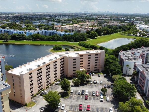 9688 Fontainebleau Blvd, Unit 504, Miami, FL 33172