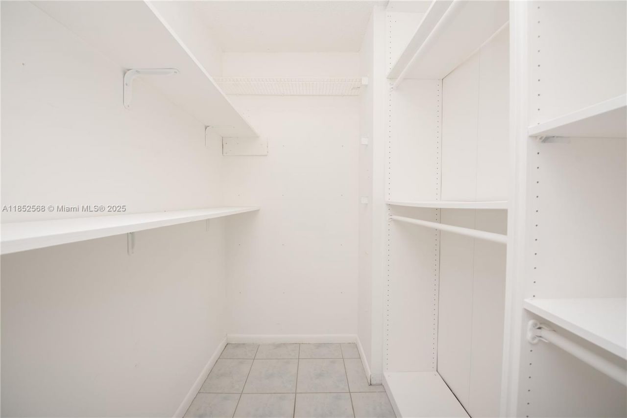 9688 Fontainebleau Blvd, Unit 504, Miami, FL 33172 Photo