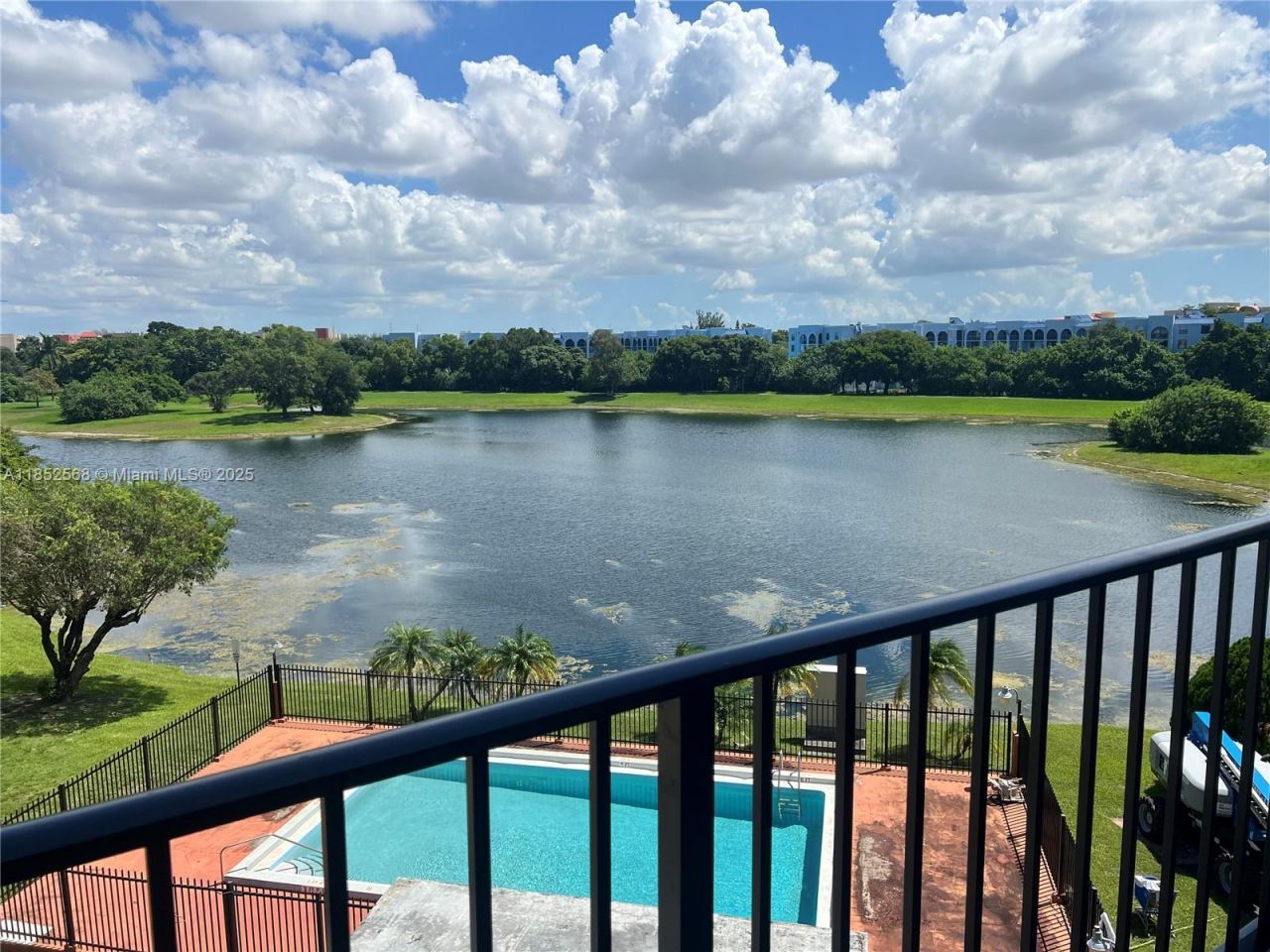 9688 Fontainebleau Blvd, Unit 504, Miami, FL 33172 Photo