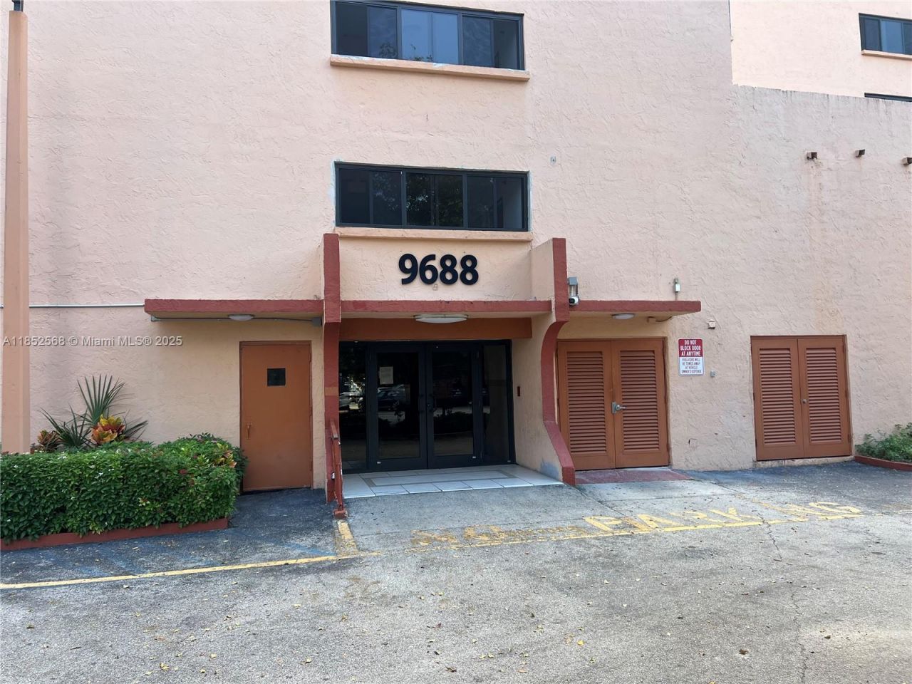 9688 Fontainebleau Blvd, Unit 504, Miami, FL 33172 Photo
