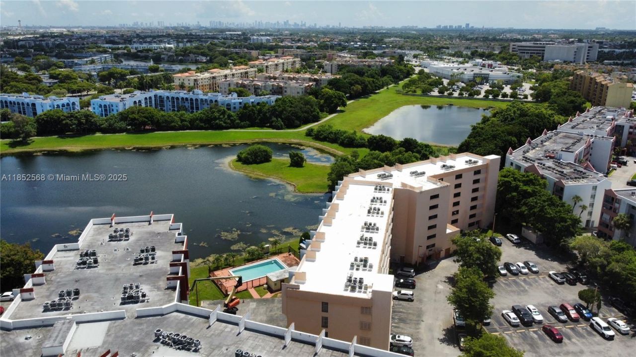 9688 Fontainebleau Blvd, Unit 504, Miami, FL 33172 Photo