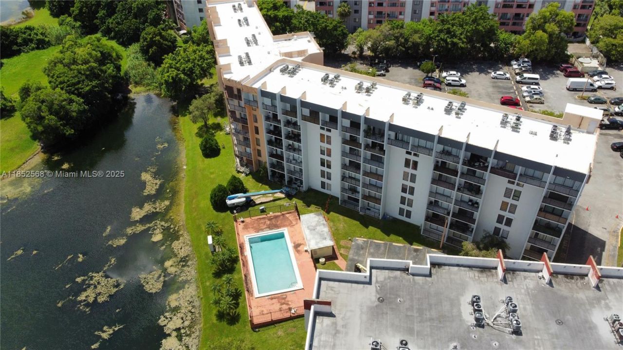 9688 Fontainebleau Blvd, Unit 504, Miami, FL 33172 Photo